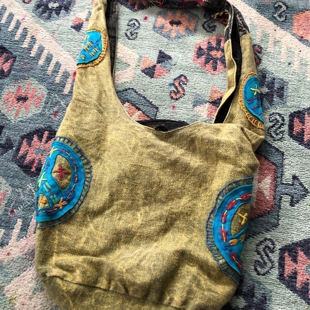 Rising International Hippie Bag - Picture 3 of 6
